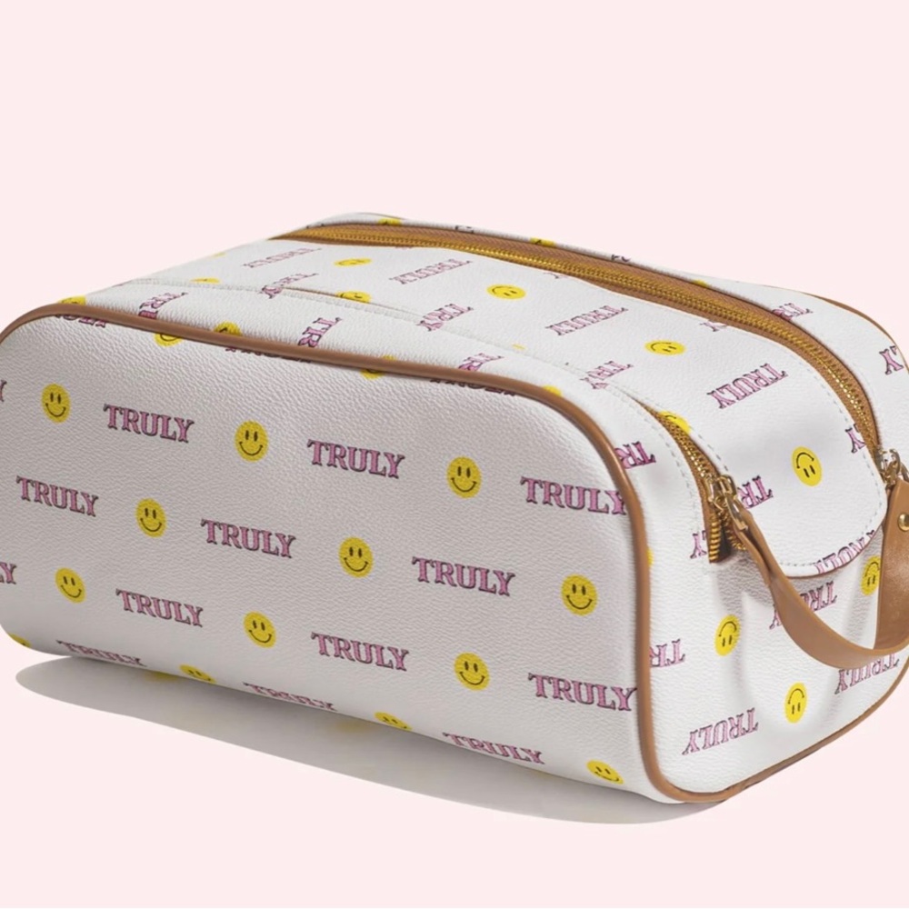 NWT - Truly Beauty Smiley - Signature Vanity Case (Smiley Face Truly Bag)